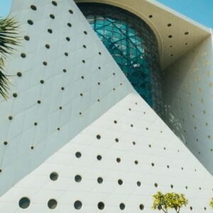 Discover the Wonders of The Green Planet in Dubai – An Immersive Rainforest Experience!